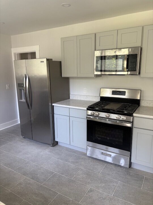 8-8 Forest St in Maynard, MA - Building Photo