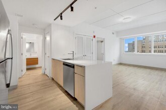 545 N Broad St in Philadelphia, PA - Building Photo - Building Photo