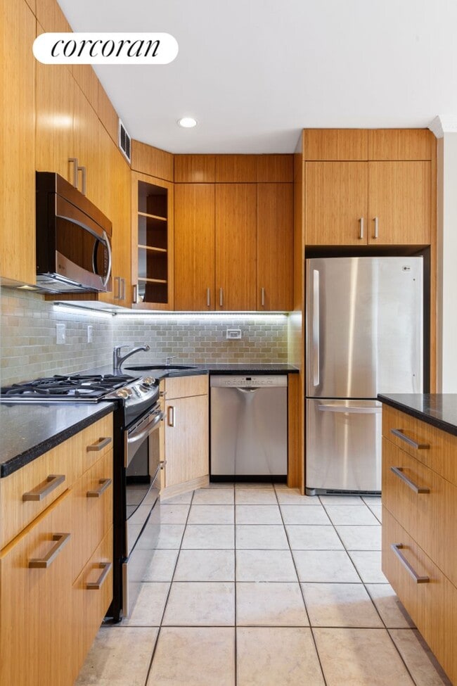 75 Poplar St in Brooklyn, NY - Building Photo - Building Photo