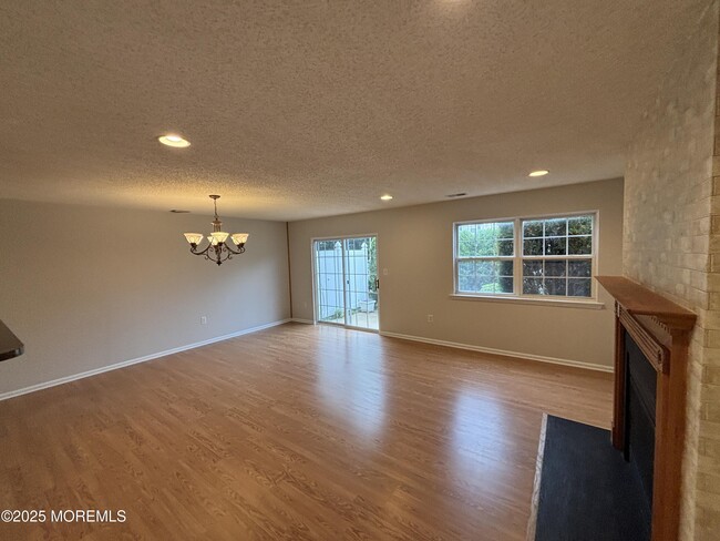 property at 8 Fiddlers Elbow Ct