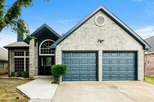 4605 Birchbend Ln in Fort Worth, TX - Building Photo