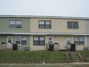 1227 W Mullan Ave in Waterloo, IA - Building Photo - Building Photo