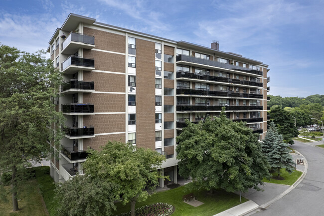 Park Vista Apartments in Toronto, ON - Building Photo - Building Photo