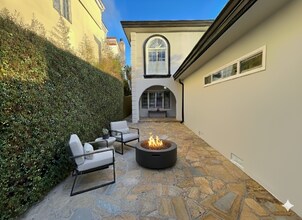 7840 W 79th St in Los Angeles, CA - Foto de edificio - Building Photo