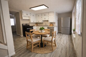 108 E Cleveland St in Heyworth, IL - Building Photo - Building Photo