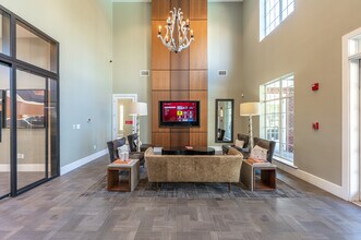 Oaks at Sugarloaf in Lawrenceville, GA - Foto de edificio - Interior Photo