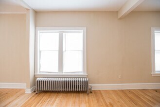 1603 N Van Buren St, Unit 3 in Milwaukee, WI - Building Photo - Building Photo