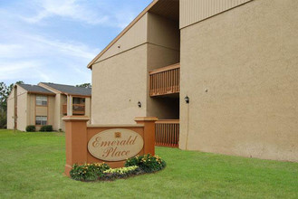 Emerald Place Apartments in Titusville, FL - Building Photo - Building Photo