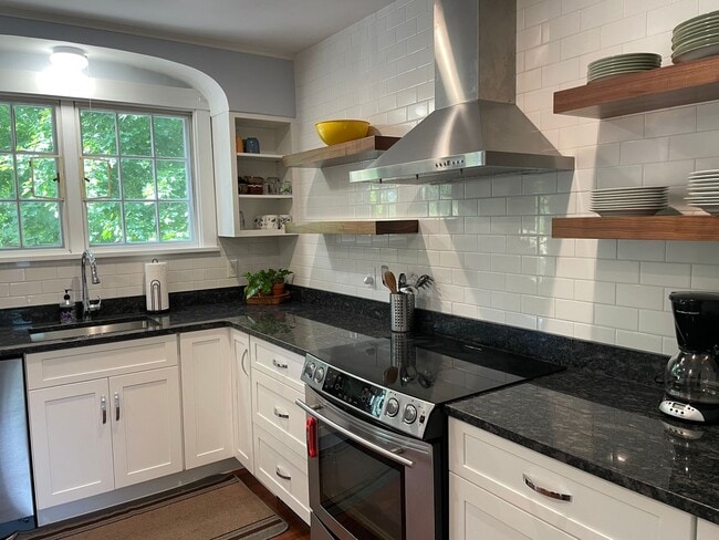 1051 State Rd in North Adams, MA - Building Photo - Building Photo