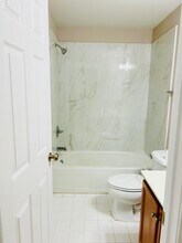 2416 Neabsco Creek Ct, Unit Walkout Basement in Woodbridge, VA - Foto de edificio - Building Photo