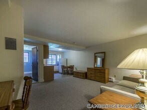 9 Chester St in Cambridge, MA - Foto de edificio - Building Photo