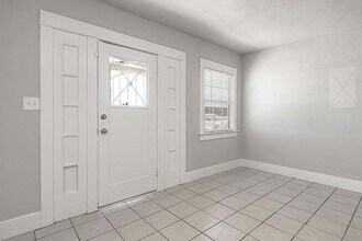 4733 Yosemite Blvd in Modesto, CA - Building Photo - Building Photo