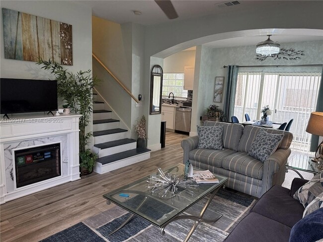 property at 3304 Lisa Ln