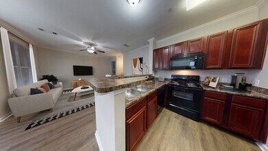 Sixteen50 at Lake Ray Hubbard Apartments in Rockwall, TX - Foto de edificio - Building Photo