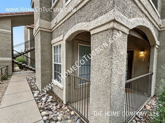 1500 E Pusch Wilderness Dr in Oro Valley, AZ - Building Photo - Building Photo