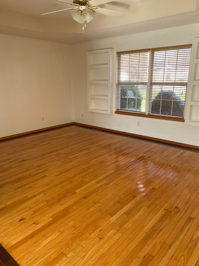 110 E Church Hill Ct in Nixa, MO - Building Photo - Building Photo