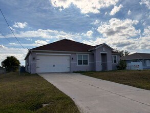 1826 NW 15th Terrace in Cape Coral, FL - Building Photo - Building Photo