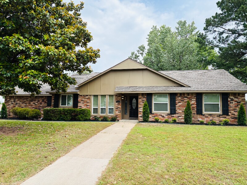 6609 E 99th Pl in Tulsa, OK - Foto de edificio