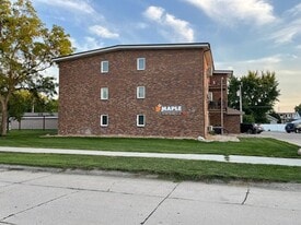 Maple Apartments LLC in Norfolk, NE - Building Photo