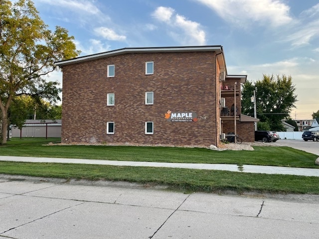 Maple Apartments LLC in Norfolk, NE - Building Photo