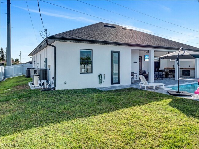 319 Tropicana Parkway W