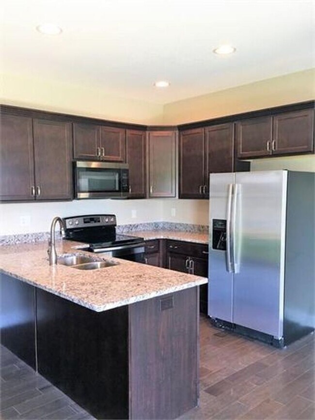 1406 Cobblestone Way in Champaign, IL - Building Photo - Building Photo