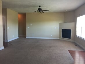 2013 Cedarwood Ct in Ozark, MO - Building Photo - Building Photo