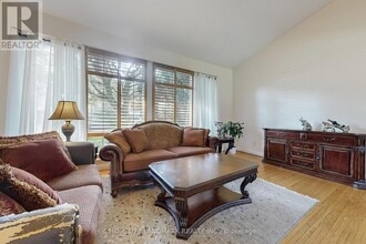 173 Dunwoody Dr in Oakville, ON - Building Photo - Building Photo