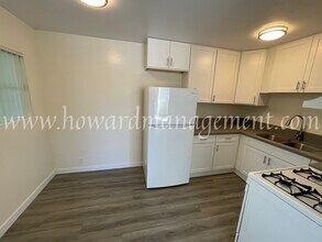 4250 Lindblade Dr in Los Angeles, CA - Building Photo - Building Photo