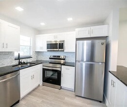 2755 W Atlantic Ave, Unit FIRST ENCOUNTER in Delray Beach, FL - Foto de edificio - Building Photo