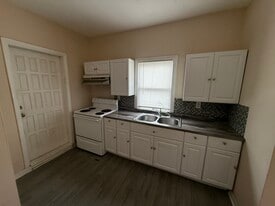 254 Grafton St, Unit 2 in Worcester, MA - Building Photo
