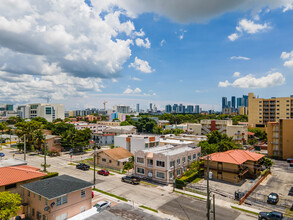 227 NW 13th Ave in Miami, FL - Building Photo - Building Photo