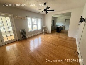 284 Hillside Ave in Holyoke, MA - Foto de edificio - Building Photo
