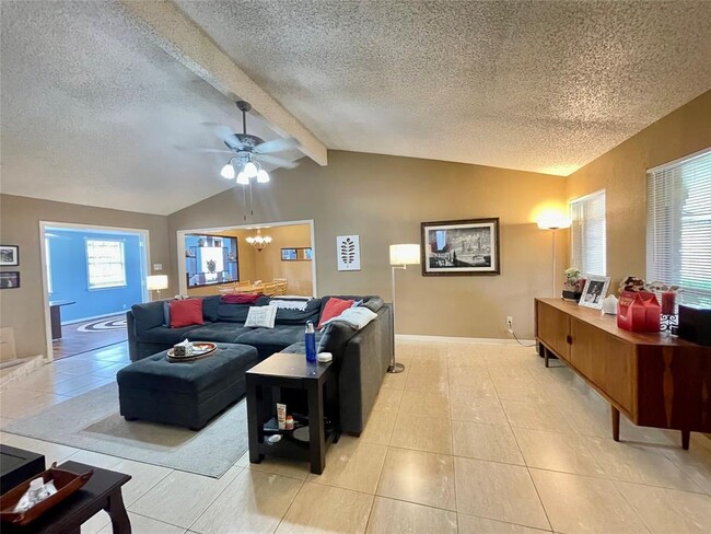 3034 Mosby Dr in Sugar Land, TX - Building Photo - Building Photo