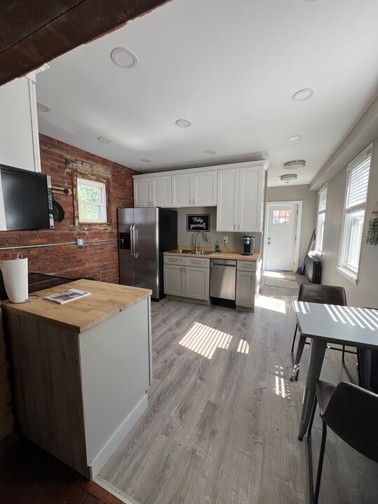 321 E Chestnut St in Lancaster, PA - Building Photo