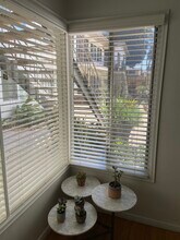1049 E 3rd St, Unit 9W in Long Beach, CA - Building Photo - Building Photo