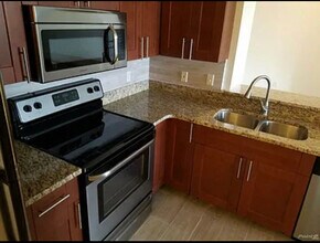 1375 Lake Shadow Cir in Maitland, FL - Building Photo - Building Photo
