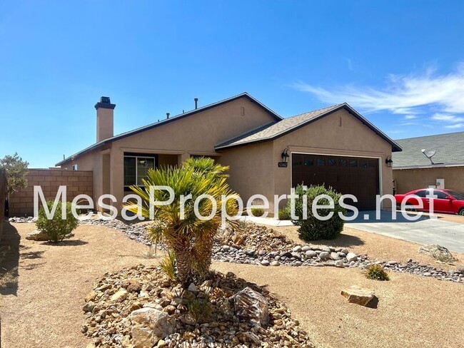 13102 Mesa View Dr in Victorville, CA - Building Photo - Building Photo