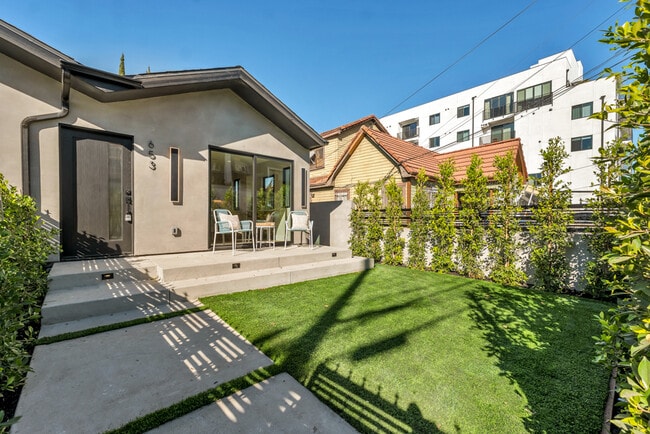 property at 653 N Wilton Pl