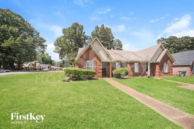 5802 Ashridge Pl in Memphis, TN - Foto de edificio - Building Photo