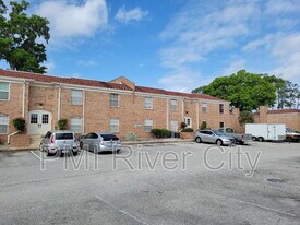 5201 Atlantic Blvd in Jacksonville, FL - Building Photo