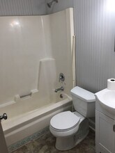 4823 Shadowlawn Dr in Hermitage, TN - Foto de edificio - Building Photo