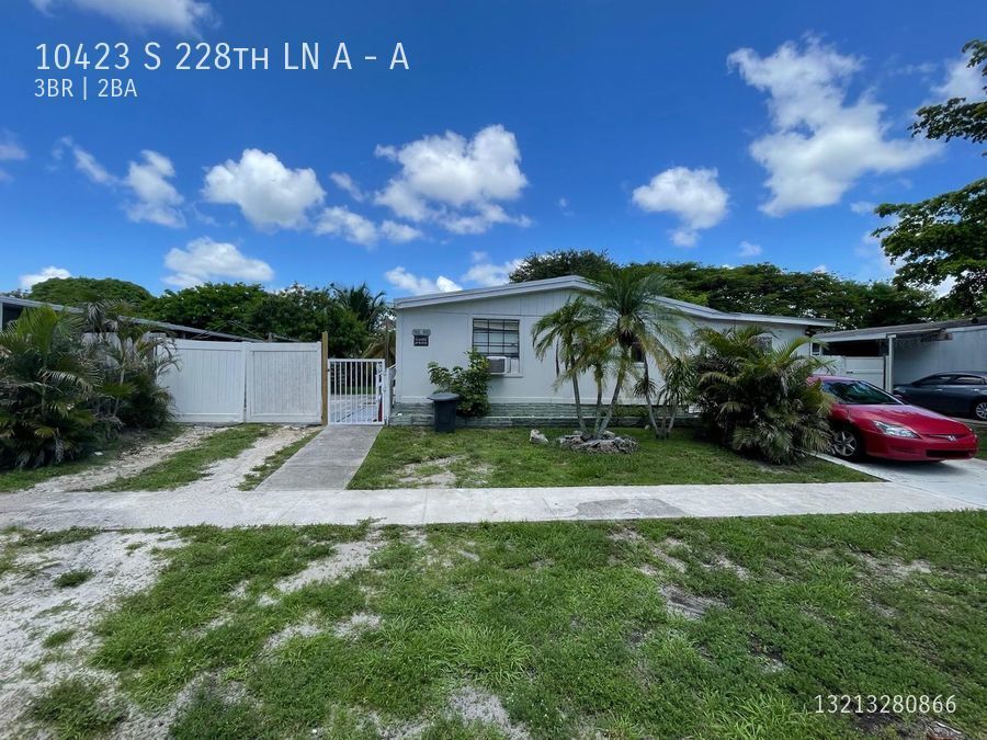 10423 S 228th Ln in Boca Raton, FL - Building Photo