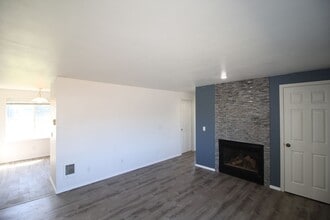 1884 SW Beeksma Dr in Oak Harbor, WA - Building Photo - Building Photo