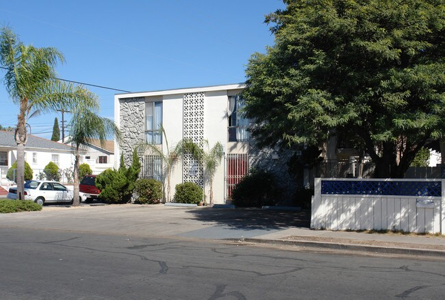 4087 46th St in San Diego, CA - Foto de edificio - Building Photo