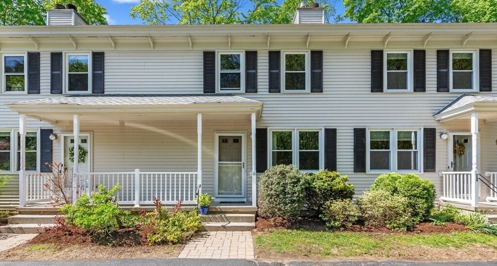19 W Main St in Merrimac, MA - Building Photo
