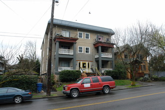 The Bruce Apartments in Portland, OR - Building Photo - Building Photo