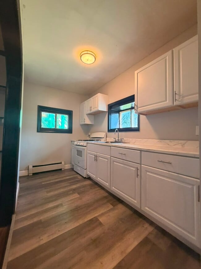 266 8th St, Unit 1