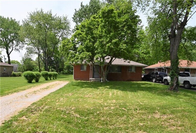 property at 4042 N Grand Ave