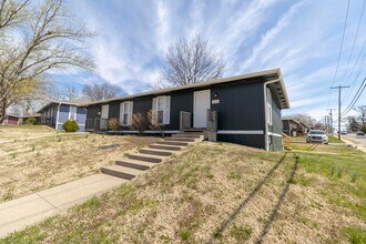 202 Wheaton Ct in Columbia, MO - Building Photo - Building Photo